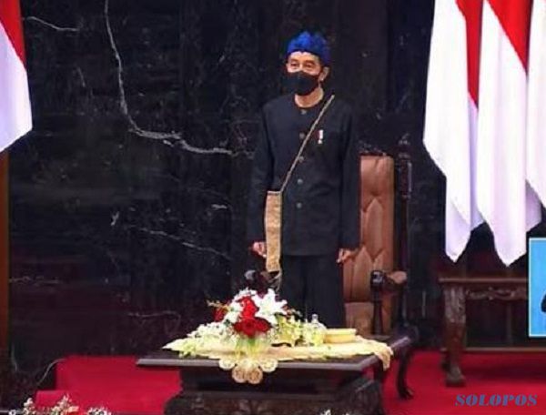 Jokowi Pakai Baju Adat Baduy Ma Ruf Amin Kenakan Busana Mandar Di