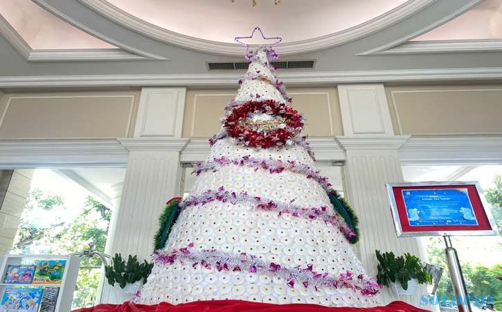 Unik, Daur Ulang Limbah Sabun Bekas Jadi Pohon Natal di Adhiwangsa Hotel Solo