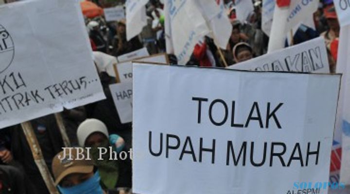 Peringati Hari Buruh, Pemkab Sukoharjo Gelar Pasar Murah 2.000 Paket Sembako