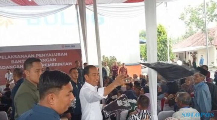 Bawaslu: Jokowi Tak Langgar Netralitas Meski Bagi-bagi Bansos Jelang Pilpres
