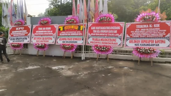 KPU Karanganyar Dapat Karangan Bunga dari Pendukung Caleg PDIP, Ini Tulisannya