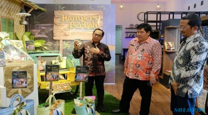 Didukung Semen Gresik, Omzet Penjualan Hampers RB Rembang Tembus Rp565 Juta