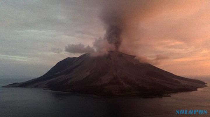 BNPB: 12.000 Warga Harus Dievakuasi Buntut Erupsi Gunung Ruang