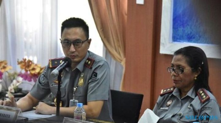 Imigrasi Surabaya Tangkap WNA Penyelundupan Orang Buronan Polisi Australia