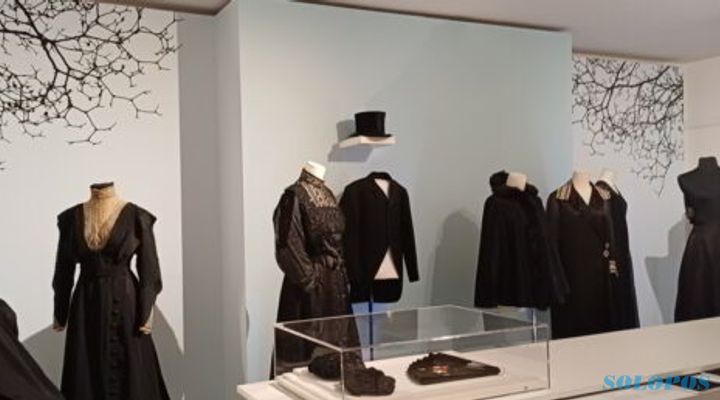 Black Dress Era Victoria Ubah Dunia Fesyen di Australia