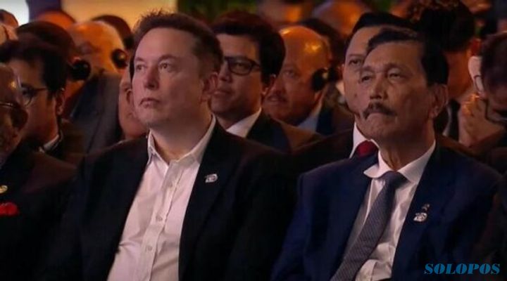 Luhut Ungkap Kabar Terbaru Investasi Tesla di Indonesia