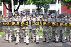 TAMBANG ILEGAL : Asyik Menambang di Gajah Wong, 6 Orang Diamankan Satpol PP
