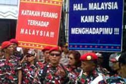 Demo Laskar Merah Putih di Kebubes Malaysia ricuh