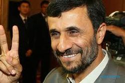 Ahmadinejad kirim salam Natal untuk Paus 