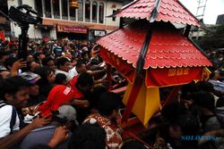 Sekat budaya lebur dalam Grebeg Sudiro 2011