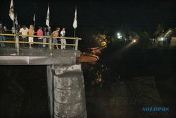 Tergerus Air Sungai, Jembatan di Ampel Boyolali Ambrol