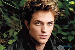 Robert Pattinson khawatir 'Breaking Dawn' terlalu vulgar