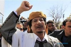 Pasukan Khadafi serang pemberontak 
