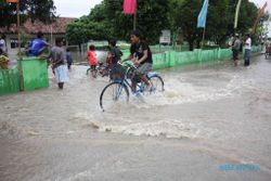 Banjir, Kades Jetis minta talut sungai diperbaiki