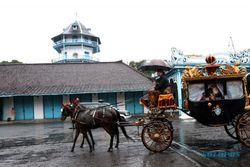 Tamu hotel minati kereta kencana 