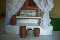 Wisata sejarah di makam Ki Ageng Banjaran Sari