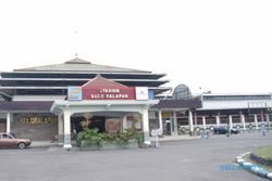 TARIF PARKIR STASIUN NAIK : Pengelola Parkir di Stasiun Balapan & Purwosari Siap Kembali ke Tarif Flat