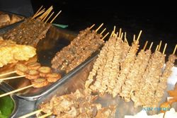 Hmmmm, mari nikmati aneka sate