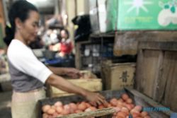 Harga beras dan telur di pasar tradisional Solo merangkak naik