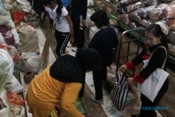 Cinta Pasar Gede, aksi bersih-bersih digelar