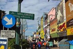 Papan nama toko kawasan Malioboro akan ditertibkan