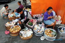 Makanan jajanan tenongan, sederhana, komplet, nikmaaaat....!