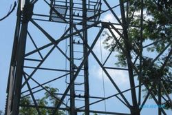 Kabel tower BTS di Winong dimaling
