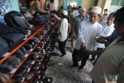 PENITIPAN BARANG PRIBADI DI MASJID AGUNG SOLO                                   