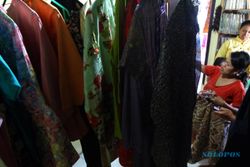 Majelis Asy Syifa bagikan 500 pakaian pantas pakai