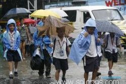 Terancam topan, Filipina ungsikan 100.000 warga