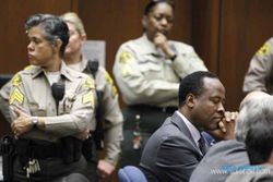 Dokter pribadi Michael Jackson dihukum 4 tahun penjara