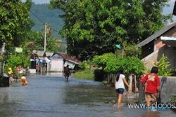 BANJIR KLATEN : Hujan Semalam, Tanggul-Tanggul Sungai Dengkeng Klaten Jebol