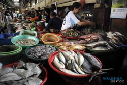 HARGA KEBUTUHAN POKOK : Ikan Laut Enggan ke Permukaan, Harga Melonjak di Pasar Semarang
