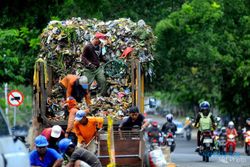 PENGELOLAAN SAMPAH SOLO : Lahan Bekas Makam Jadi Tempat Pemilahan Sampah