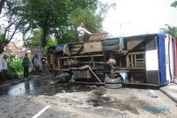 KECELAKAAN BOYOLALI : Bus Raya Terguling di Jalan Solo-Semarang, Sejumlah Penumpang Terluka