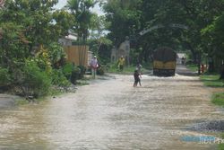 WARGA SIAGA: Banjir Terus Mengancam!