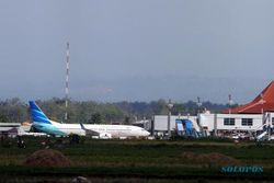 KABUT TEBAL: Penerbangan di Bandara Adi Soemarmo sempat terganggu