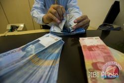 Rupiah Ditutup Rp14.989,50, Ini Dugaan Penyebabnya