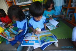 BUKU PELAJARAN : Legislator Sragen  Minta Bisnis Buku di Sekolah Disetop