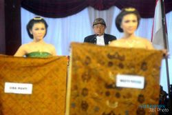 SANTOSA DOELLAH MENJADI EMPU SENI BATIK