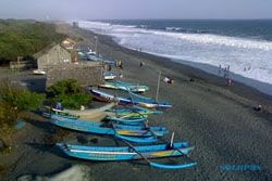 TPR OBJEK WISATA : Pantai Kuwaru Penyumbang PAD Terendah di Bantul