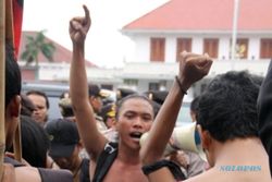 BAU KETIAK, Menyeruak di Demo Anti SBY-Boediono