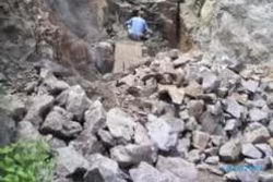 TAMBANG ILEGAL: Batuan Hasil Tambang Ilegal Diamankan Polisi