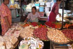 SEPI PEMBELI: Harga Kebutuhan Dapur di Sukoharjo Melejit