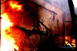 KEBAKARAN: Gara-gara Bensin, Kios Nyaris Ludes Terbakar