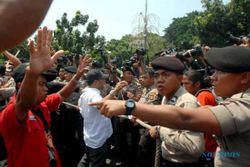 DEMO HARGA BBM: IPW Nilai Polisi Gagal Tangani Aksi Demo