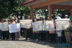 LUMPUR LAPINDO: Korban Lumpur Lapindo Ancam Blokir Jl Raya Porong