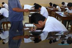 KASET UN : Kaset Ujian Listening Mapel Bahasa Inggris di SMA Nogosari Keliru SMK