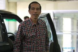 JOKO WIDODO: Jokowi Datangi Markas Slank