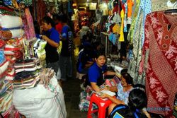 NUNGGAK RETRIBUSI: Aliran Listrik Sepuluh Kios Pasar Klewer Dipedhot